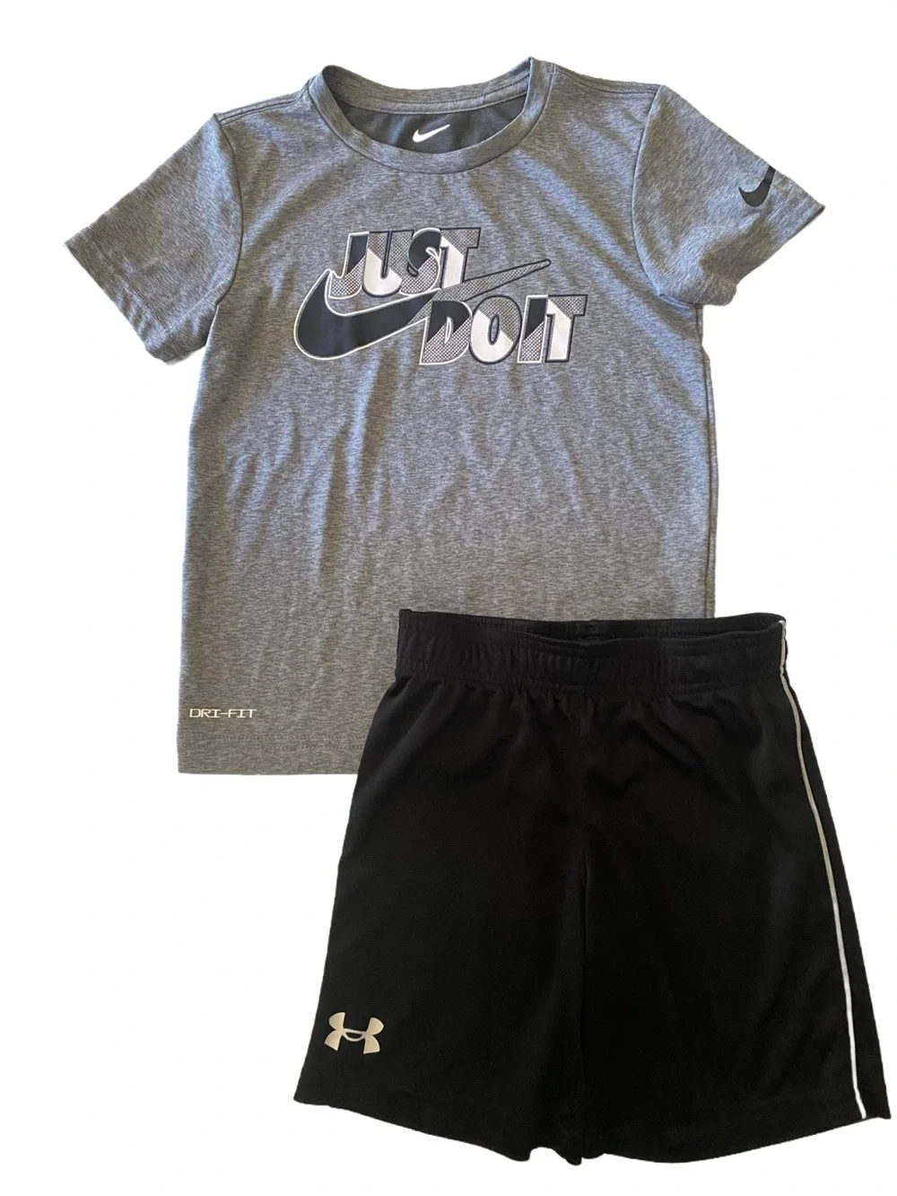 Kids Athletic Graphic Tee And Black Shorts Boys Size 5